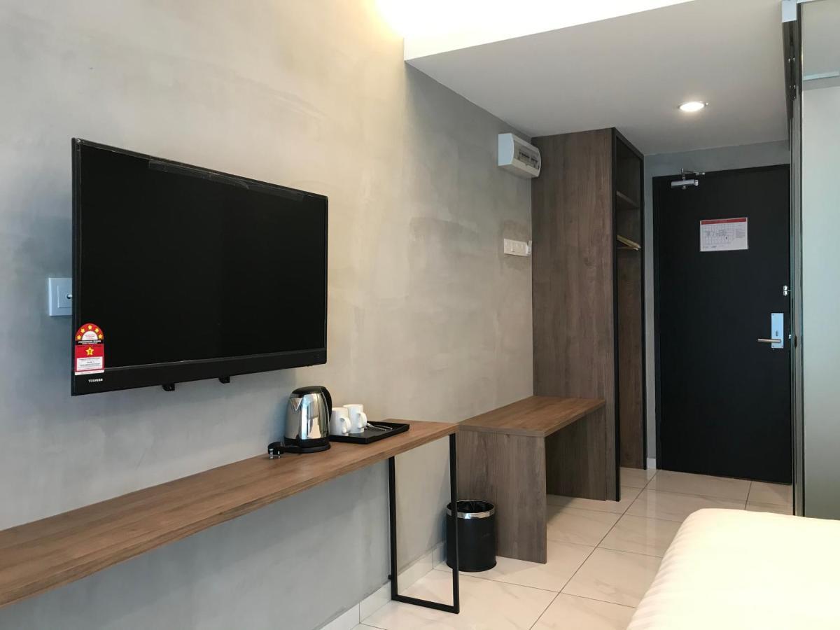 Dandelion Inn Симпанг Пулай Екстериор снимка