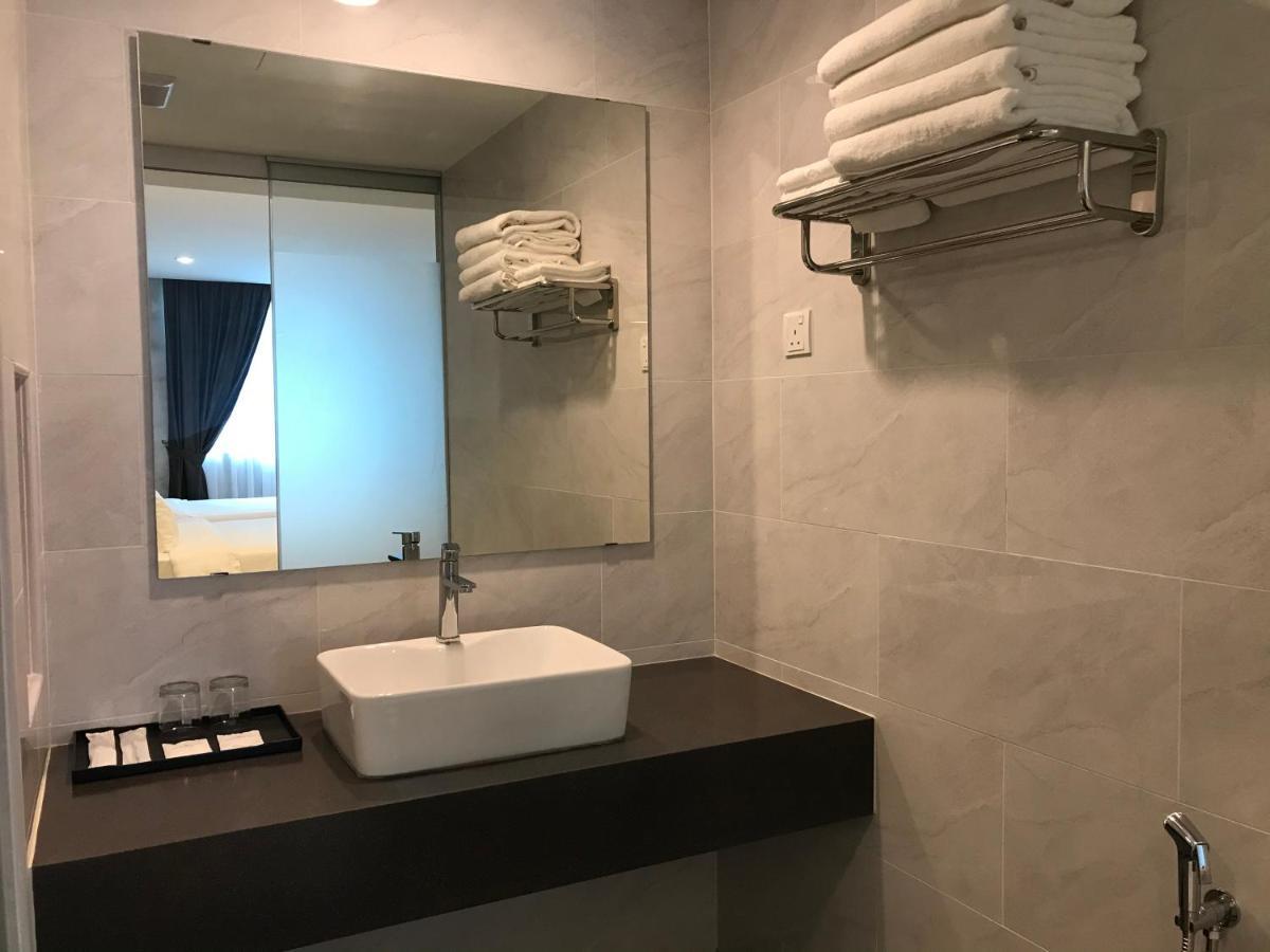 Dandelion Inn Симпанг Пулай Екстериор снимка